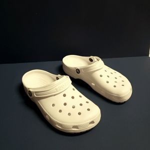 NWOT crocs